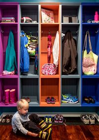 Детская цветная гардеробная комната Тихорецк